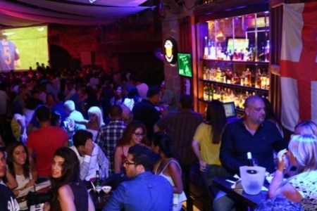 Weekend at 3 Doors Pub, Byblos