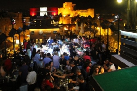 Friday Night at B On Top Pub, Byblos