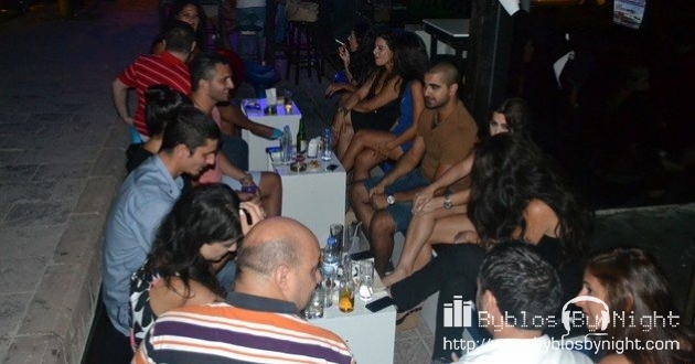 Friday Night at 100% Pub, Byblos