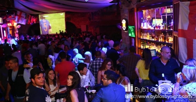 Weekend at 3 Doors Pub, Byblos