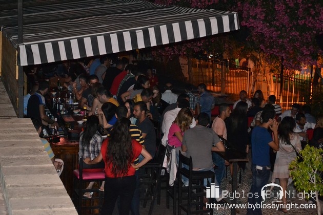 Saturday Night at Black List Pub, Byblos